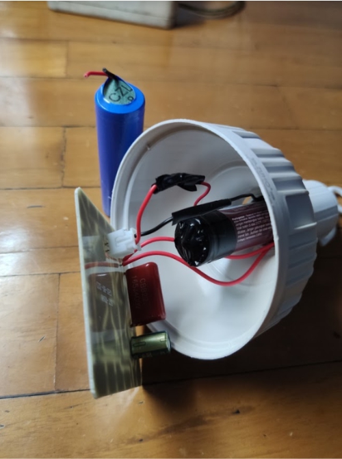 Cara mengganti baterai lampu emergency - pasang baterai baru