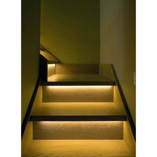 Penerapan LED Strip di tangga rumah