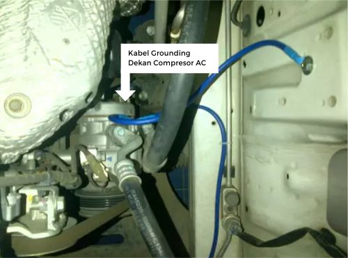 Gambar kabel grounding dekat kompresor AC