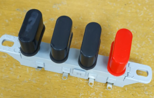 Contoh saklar speed kipas angin menggunakan push button switch