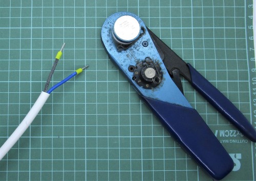 Alat untuk menyekun kabel - crimping tool