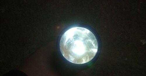 senter dengan LED putih