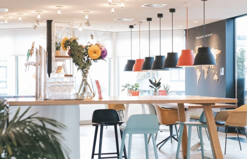 Lampu gantung colorful untuk cafe