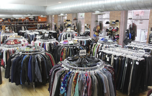 Jual baju di desa