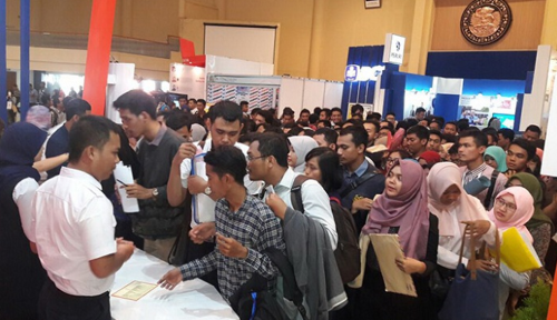 Banyaknya pencari kerja