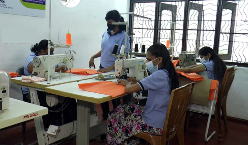 Usaha menjahit dan garment