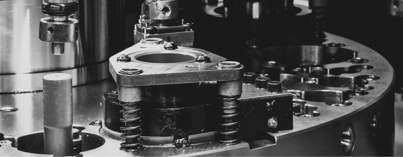 Machinery assembling screws