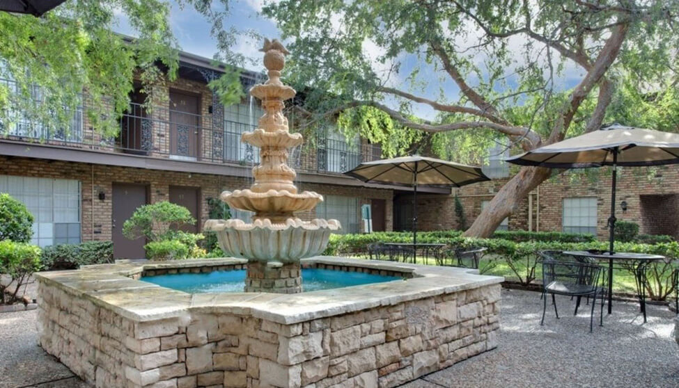 Tiffanys at the Galleria Apartments in Houston, Texas