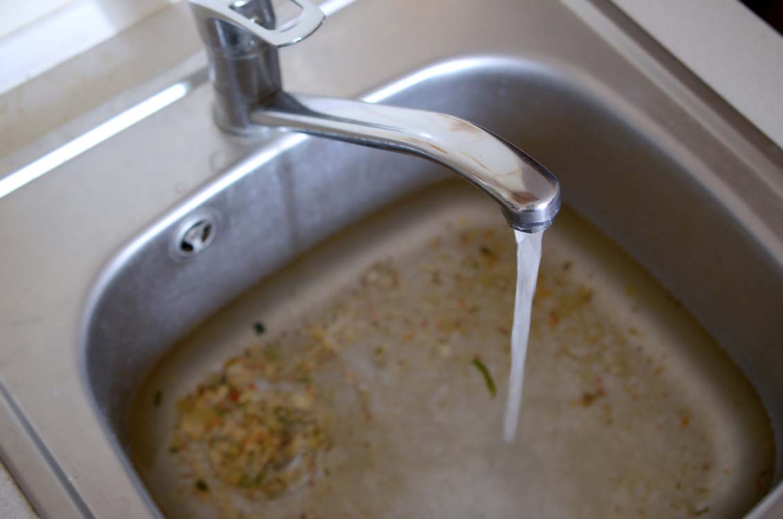 Les 4 produits utilisés pour déboucher un évier