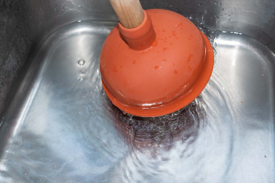 Guide des outils pour déboucher vos canalisations