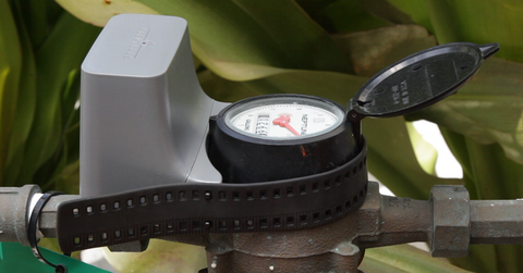 Water flow sensor detects leaks to lower water bills, Flowie-O