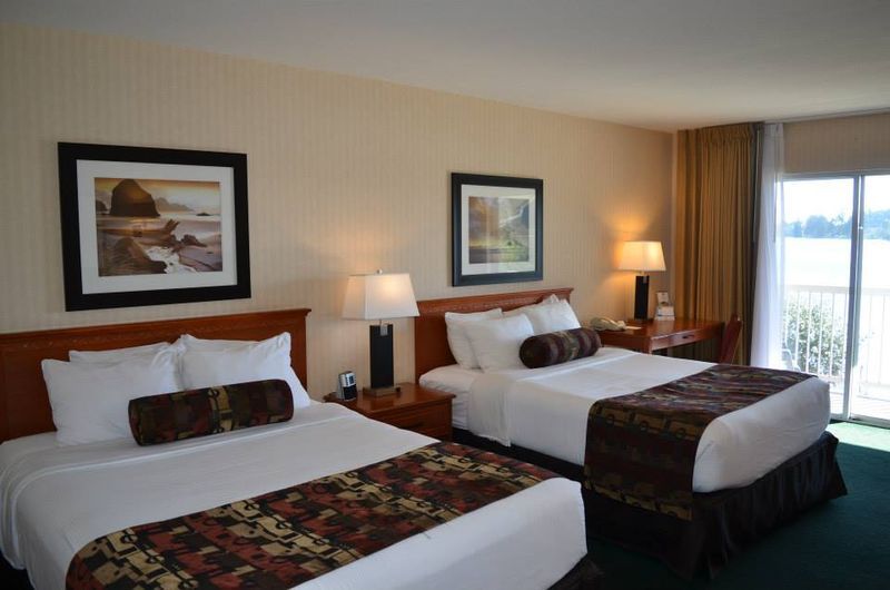 Inn on Long Lake Pet Friendly Lakeside Resort In Nanaimo, BC