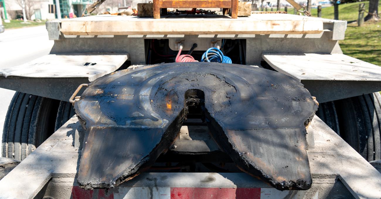 5th Wheel Hitch Removal (How To) Junkyard Mob