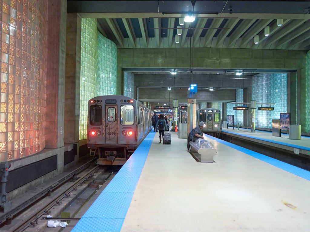 Chicago Blue Line train at O'Hare