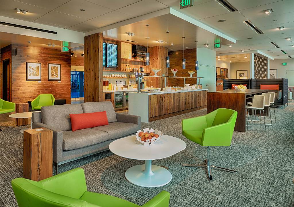 seattle airport amex lounge