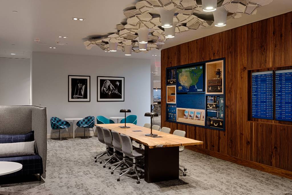 PHX amex lounge.