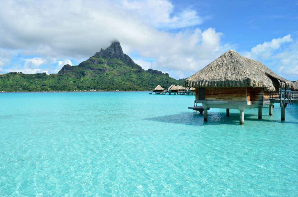 overwater bungalows in French Polynesia