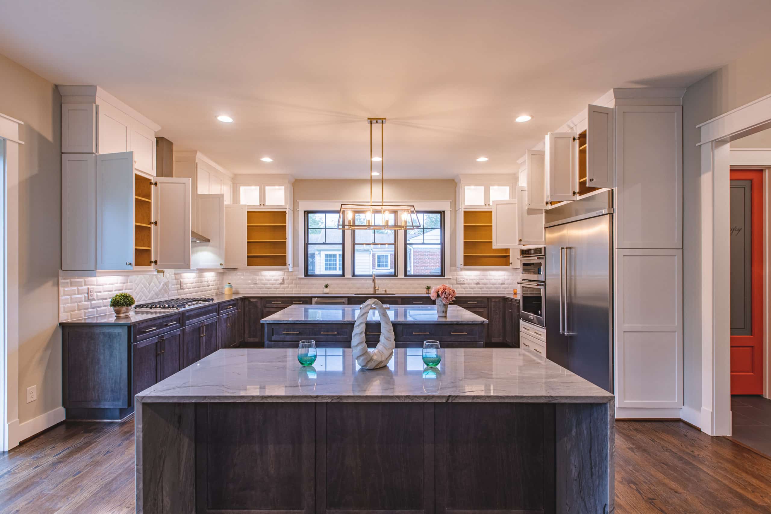 Transitional Kitchen Design: How to Get the Best of Both Worlds