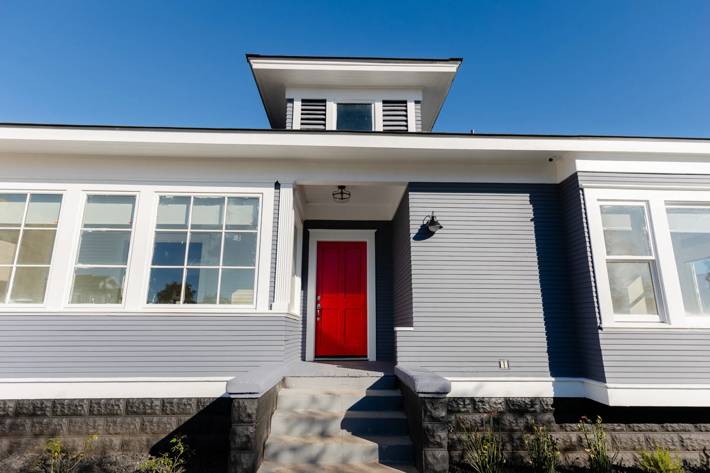 About Saturn V Apartments