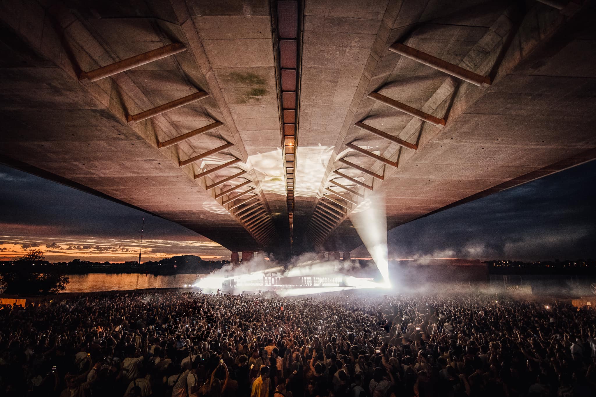 By the Creek Festival in de avond
