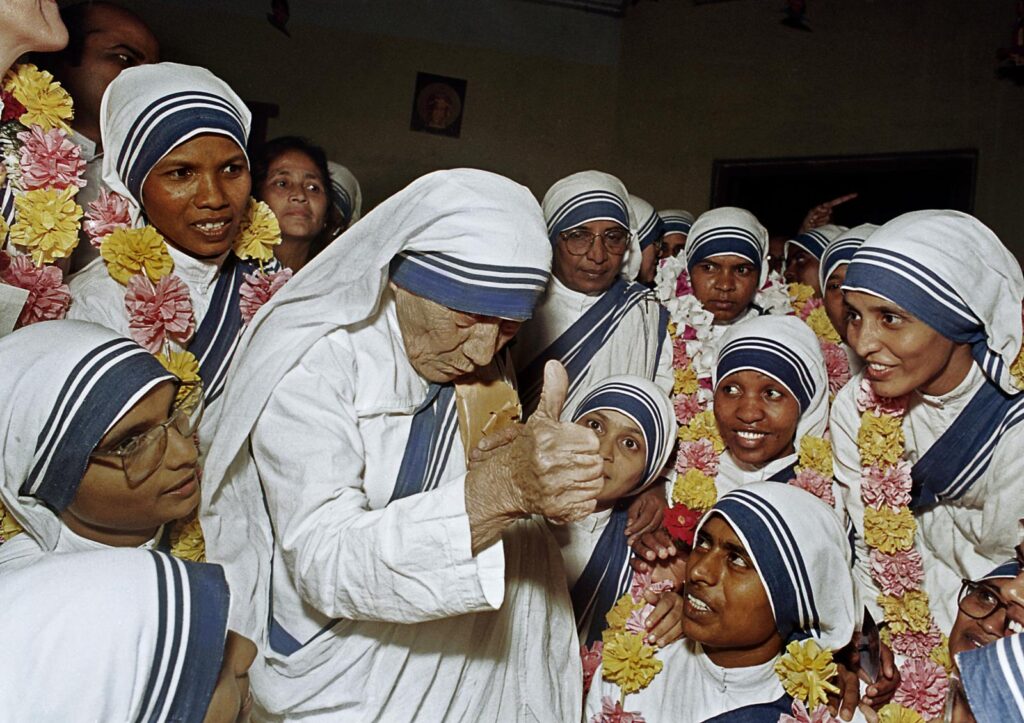 Mother Teresa with her nun students.
