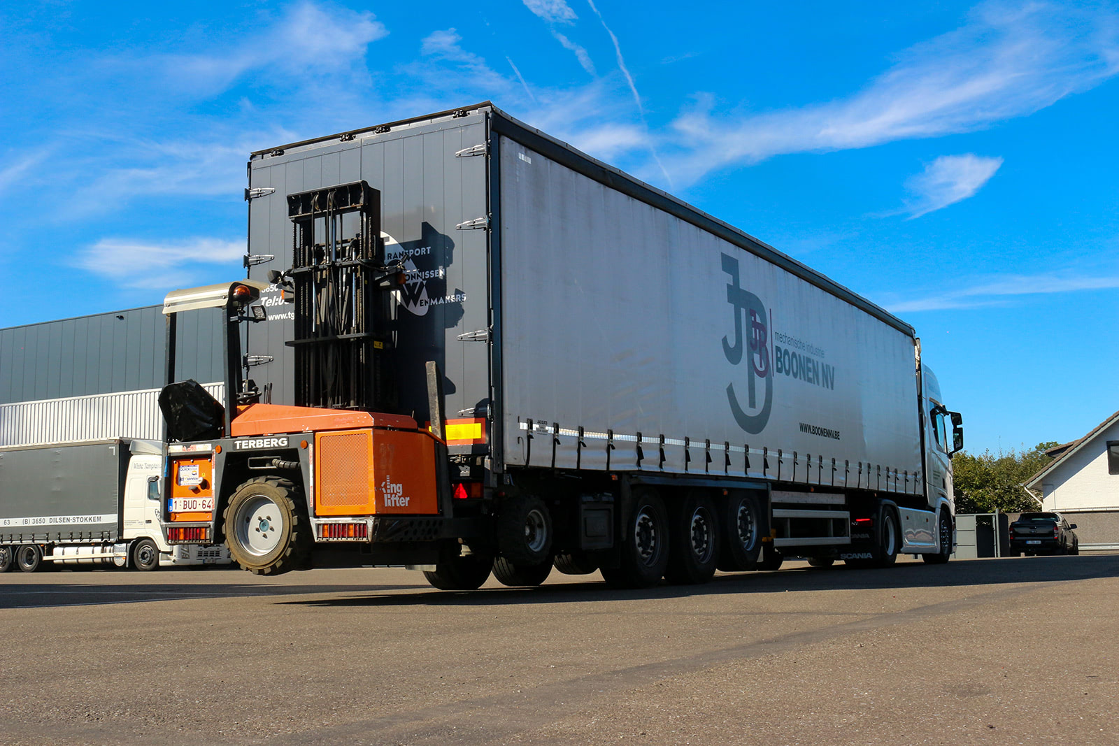 trailer-met-kooiaap-tgw