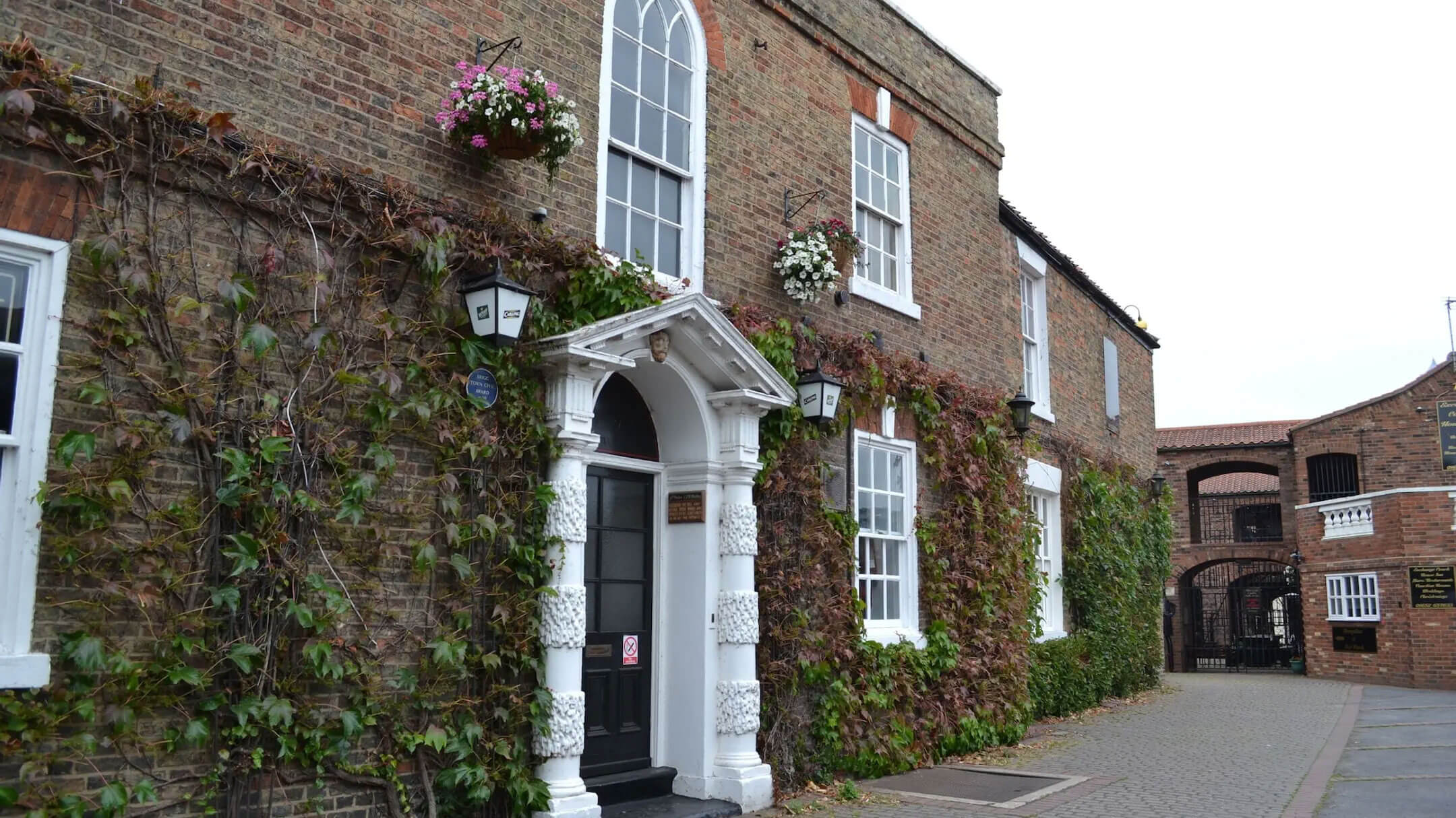 The Exchange Brigg's Premier Hotel, Sports Bar, and Pub