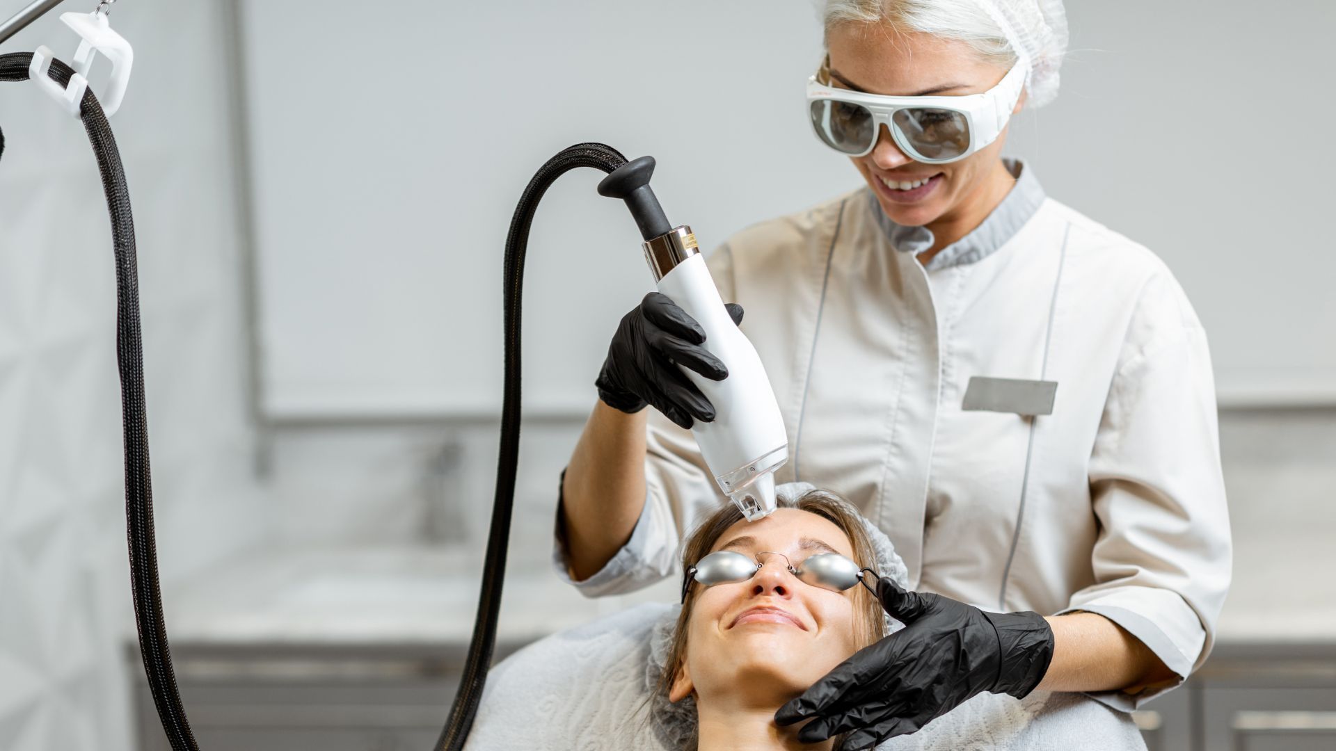 5 ways lasers and dermatologists can reverse skin ageing